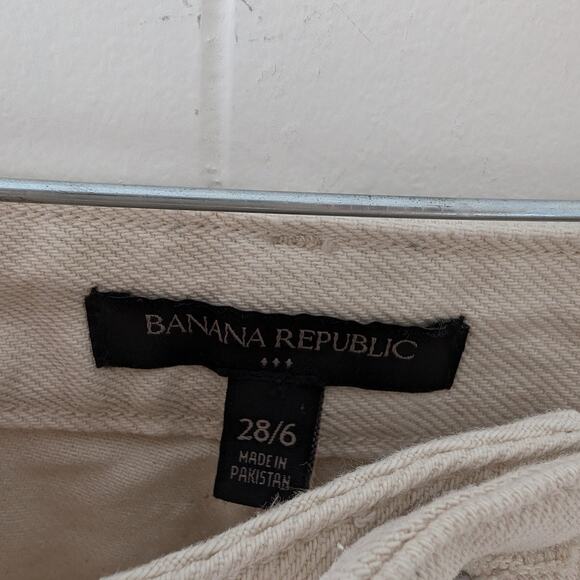 Banana Republic High Rise 100% Cotton Jean Shorts in Ecru Cream, size 28/US 6 - Picture 4 of 9